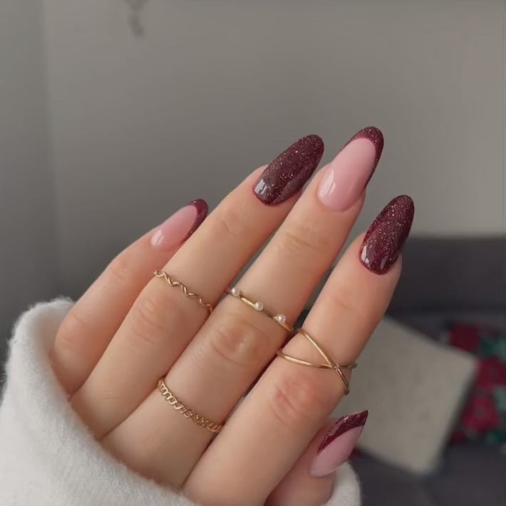 Carica video: Semilac 393 Sparkling Black Cherry 7 ml